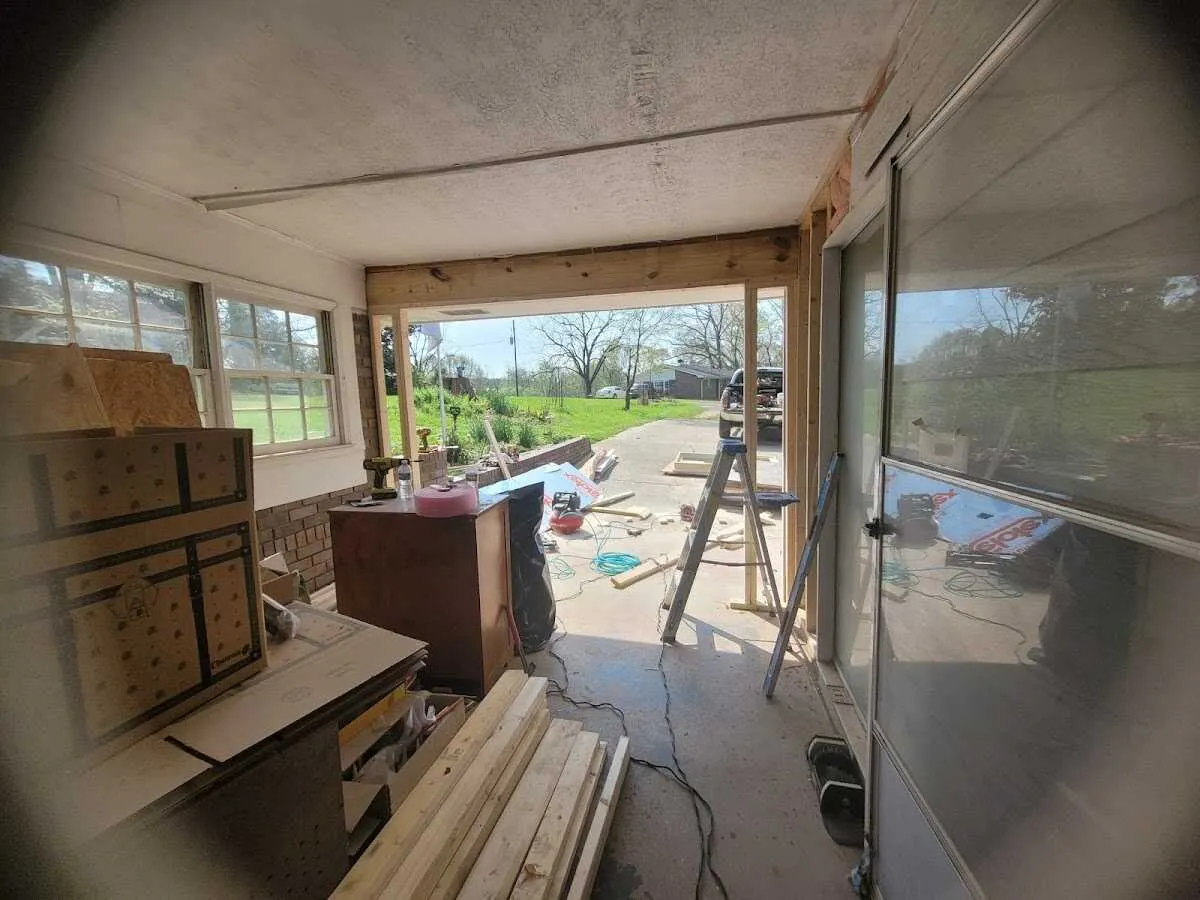 Air movers and dehumidifier for Drying & Dehumidification in Travelers Rest